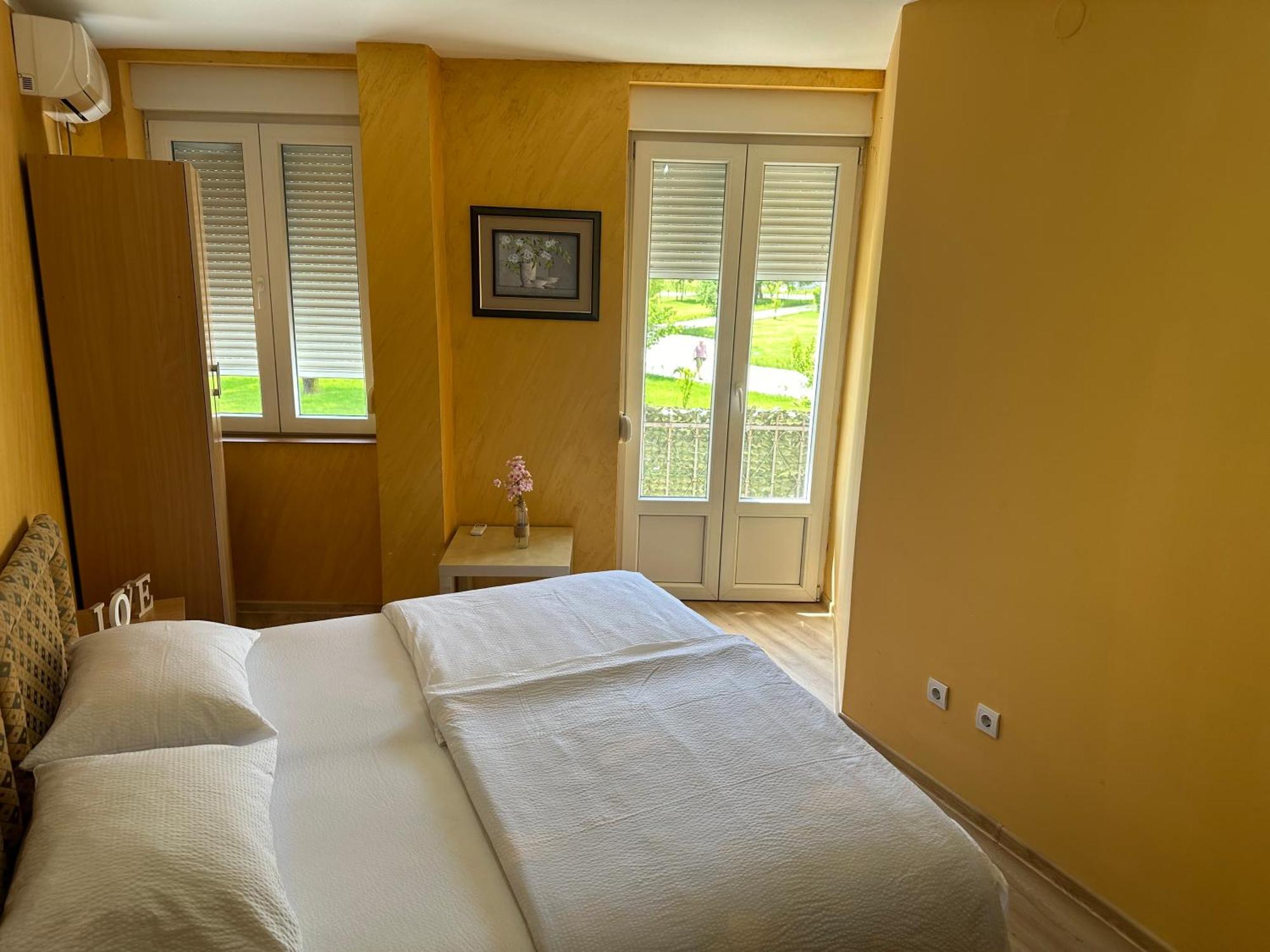 Apartments Bokan เซทินเจ ภายนอก รูปภาพ